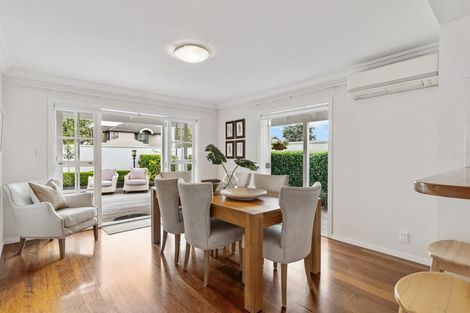 Photo of property in 25a Milford Road, Milford, Auckland, 0620