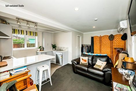 Photo of property in 4 Eatwell Avenue, Paraparaumu Beach, Paraparaumu, 5032