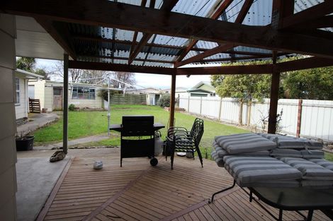 Photo of property in 27 Dunk Place, Milson, Palmerston North, 4414