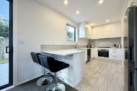 Photo of property in 21 Koreke Close, Kenepuru, Porirua, 5022