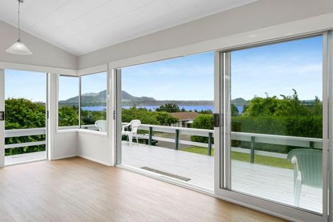 Photo of property in 9 Kinder Street, Acacia Bay, Taupo, 3330