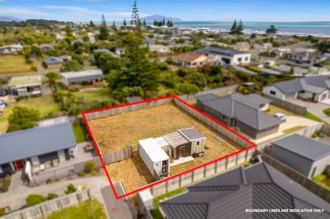 Photo of property in 47 Seagrass Place, Otaki Beach, Otaki, 5512