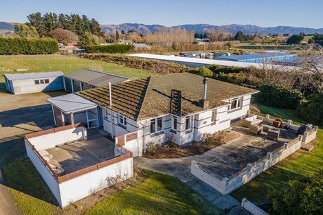 Photo of property in 14 Bathgates Road, Waimate, 7980