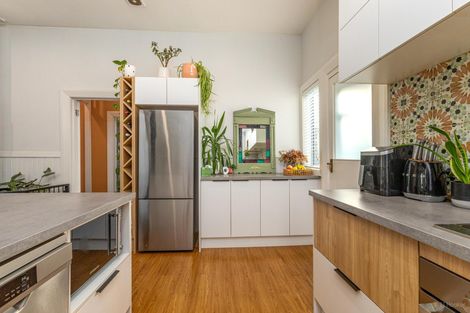 Photo of property in 51 Avenue Road, West End, Timaru, 7910