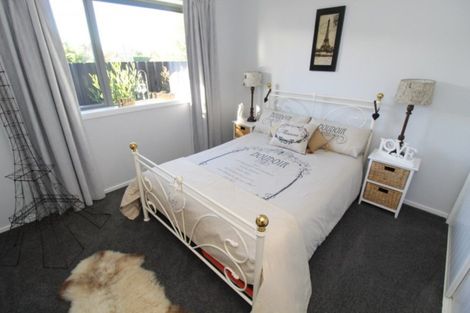 Photo of property in 18 Eric Batchelor Place, Waimate, 7924