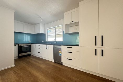 Photo of property in 18b Bracken Road, Newlands, Wellington, 6037