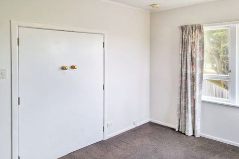 Photo of property in 37 Chatsworth Crescent, Pakuranga Heights, Auckland, 2010