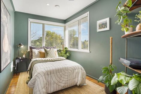 Photo of property in 25 Trojan Crescent, New Lynn, Auckland, 0600