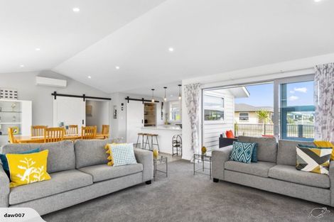Photo of property in 1 Wahaika Way, Papamoa Beach, Papamoa, 3118