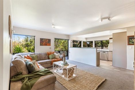 Photo of property in 1/20 Reynolds Place, Torbay, Auckland, 0630