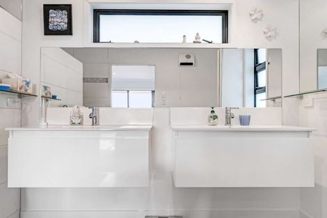 Photo of property in 7 Waka Way, Bellevue, Tauranga, 3110