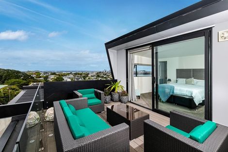 Photo of property in Sugar Lane Apartments, 5/31 Rawene Road, Birkenhead, Auckland, 0626