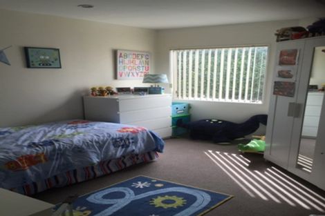 Photo of property in 19 Suncrest Drive, West Harbour, Auckland, 0618