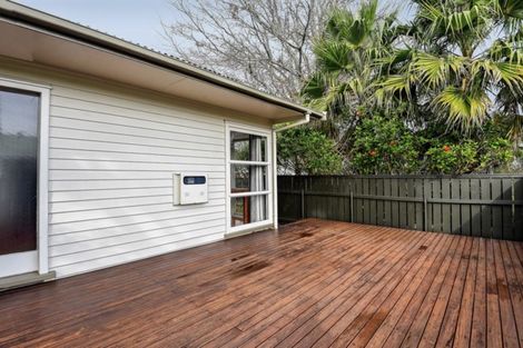 Photo of property in 1/66 Mcdowell Crescent, Hillcrest, Auckland, 0627