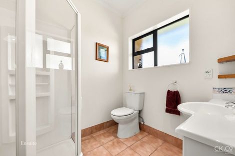 Photo of property in 8a Garrett Place, Riverstone Terraces, Upper Hutt, 5018