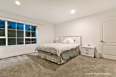 Photo of property in 18 Mansion Court, West Harbour, Auckland, 0618