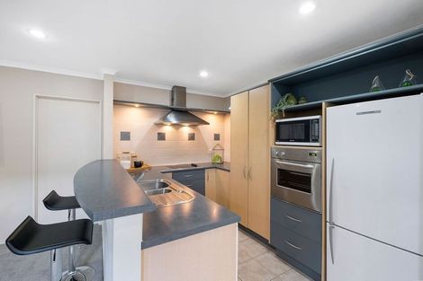 Photo of property in 18 Villino Place, Randwick Park, Auckland, 2105