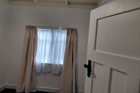 Photo of property in 1/12 Hinekohu Street, New Lynn, Auckland, 0600