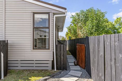 Photo of property in 22a Kirrie Avenue, Te Atatu South, Auckland, 0610