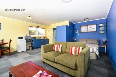 Photo of property in 2 Saint Olpherts Avenue, Hamilton East, Hamilton, 3216