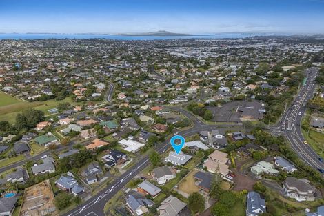 Photo of property in 8 Unsworth Drive, Unsworth Heights, Auckland, 0632