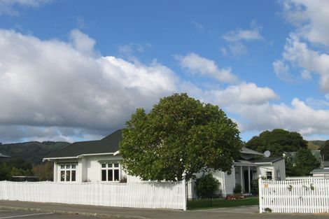 Photo of property in 30 Granville Street, Silverstream, Upper Hutt, 5019
