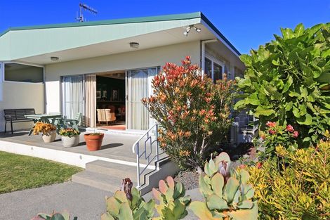 Photo of property in 10 North Terrace, Westshore, Napier, 4110