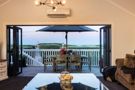 Photo of property in 4 Oceanbeach Road, Mount Maunganui, 3116