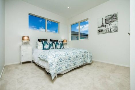 Photo of property in 14 Spyglass Street, Red Beach, 0932