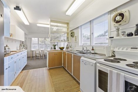 Photo of property in 5 Albert Pryor Avenue, Henderson, Auckland, 0612