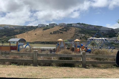 Photo of property in 42 Mauldeth Terrace, Churton Park, Wellington, 6037