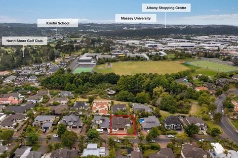 Photo of property in 11 English Oak Drive, Schnapper Rock, Auckland, 0632