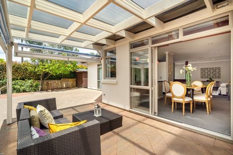 Photo of property in 11 English Oak Drive, Schnapper Rock, Auckland, 0632