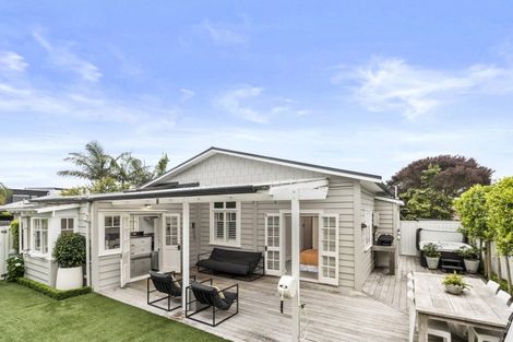 Photo of property in 63 Aramoana Avenue, Devonport, Auckland, 0624
