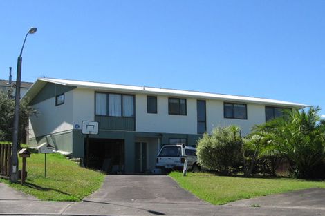 Photo of property in 15 Sumich Place, West Harbour, Auckland, 0618