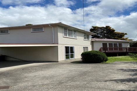 Photo of property in 30 Longburn Road, Henderson, Auckland, 0610