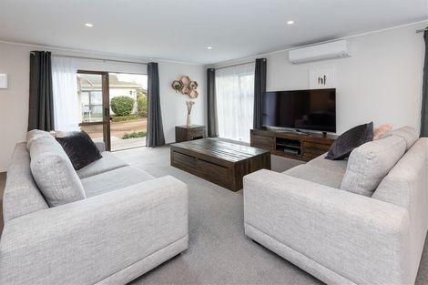 Photo of property in 2/230 Bucklands Beach Road, Bucklands Beach, Auckland, 2012