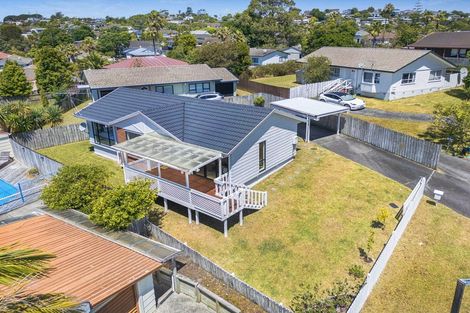Photo of property in 1/12 Jumento Place, Unsworth Heights, Auckland, 0632