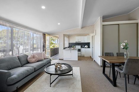 Photo of property in 8 Julian Place, Westown, New Plymouth, 4310