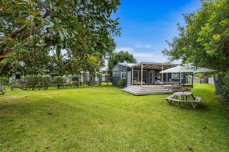 Photo of property in 8 Ringer Avenue, Matapouri, Whangarei, 0173