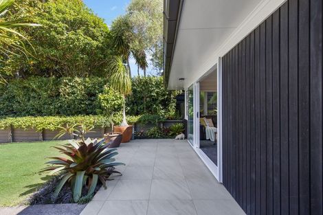 Photo of property in 18 Meadway, Sunnyhills, Auckland, 2010