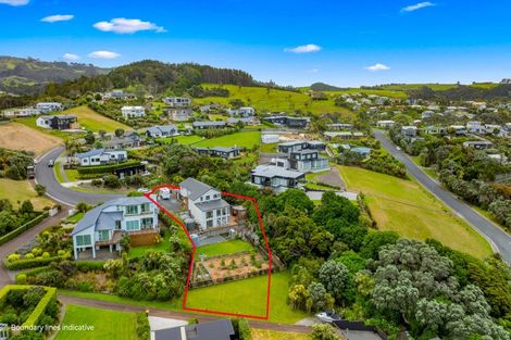 Photo of property in 126-128 Lax Crescent, Leigh, 0985