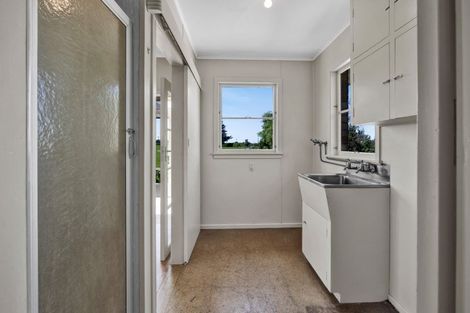 Photo of property in 1904 South Road, Kaupokonui, 4678