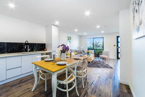 Photo of property in 20 Peony Mews, Oteha, Auckland, 0632