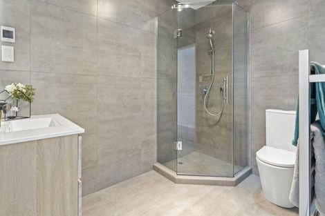 Photo of property in 1/38 Manuka Road, Glenfield, Auckland, 0629