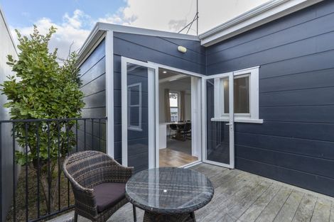 Photo of property in 210 Courtenay Street, New Plymouth, 4312