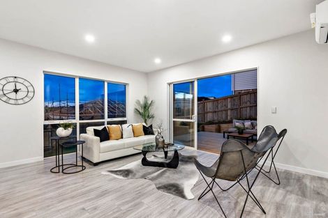 Photo of property in 8 Takurua Terrace, Orewa, 0931