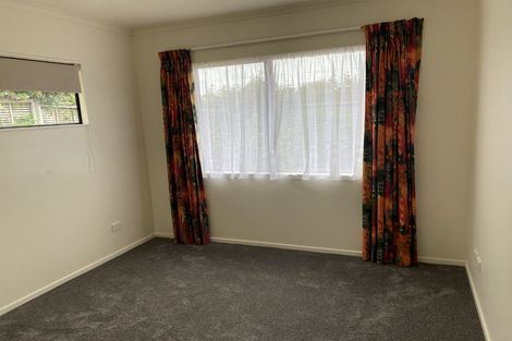 Photo of property in 40 Sunvista Avenue, Oteha, Auckland, 0632