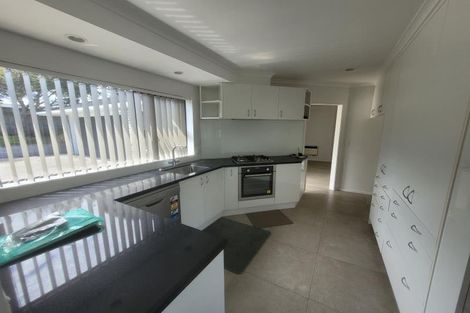 Photo of property in 52 Paynters Avenue, Strandon, New Plymouth, 4312