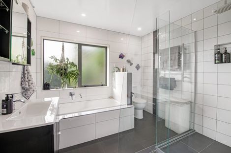 Photo of property in 42 Urumaraki Avenue, Helensville, 0800